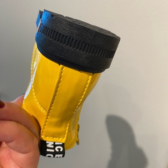 Child Unisex Yellow Waterproof Ankle Boot Cheetah Faux Fur Lace Up  9 NEW - Picture 7 of 11